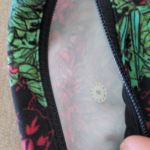 Lululemon Speed Up Tight 28" in Zen Garden Multi - Picture 6 of 8